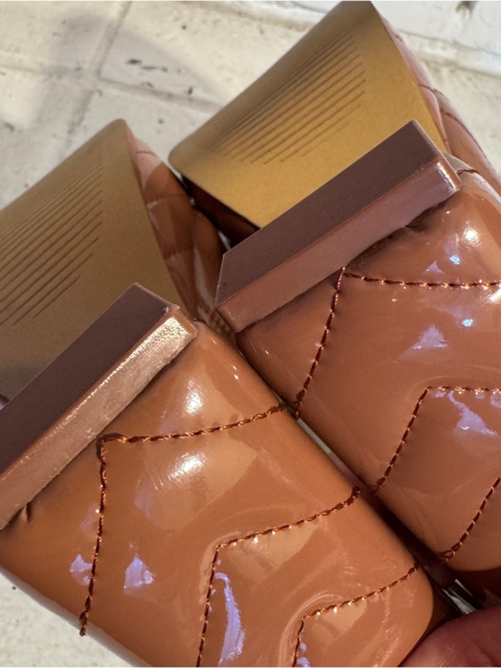 NWT ALDO Pillow Walk Quilted Patent Leather Platform Block Heel Sandals, size 9 - Picture 7 of 9